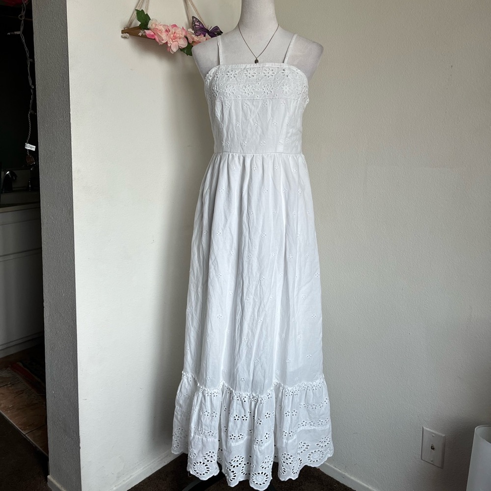 Elegant White Maxi Dress